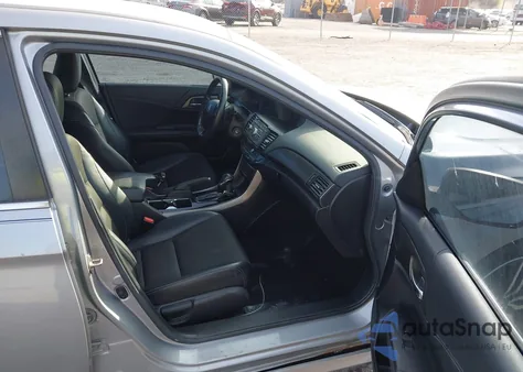 2017 Honda Accord Sport z USA, uszkodzony, nr VIN 1HGCR2F51HA256995